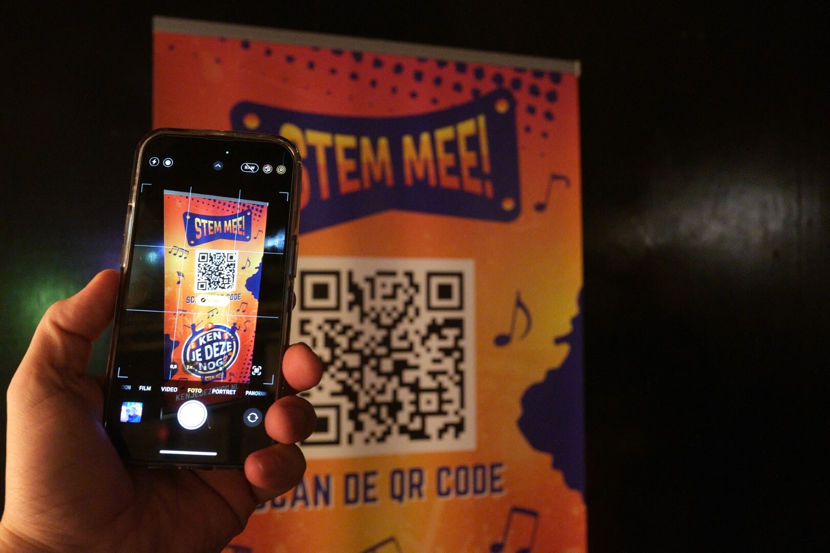 scan de qr code op het feest van ken je deze nog