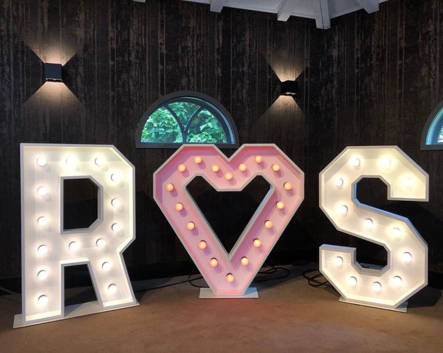 Lichtletters met korting huren in Amsterdam bij een bruiloft
