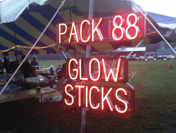 rode neon letters en woorden huren